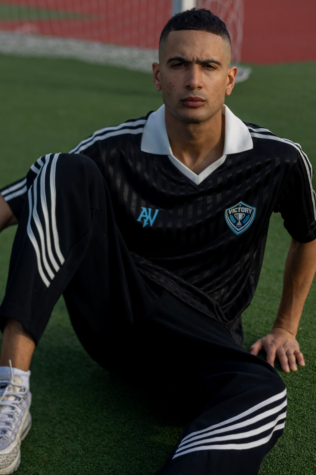 Contrast Collar Striped Soccer Jersey